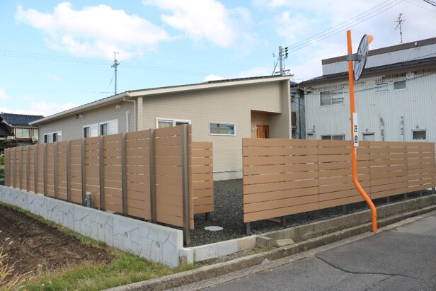 浜田市 外構リフォーム 玄関前アプローチとフェンス施工事例