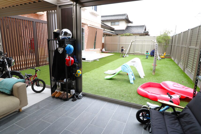 浜田市 外構リフォーム バイクや趣味用品を収納したガレージ