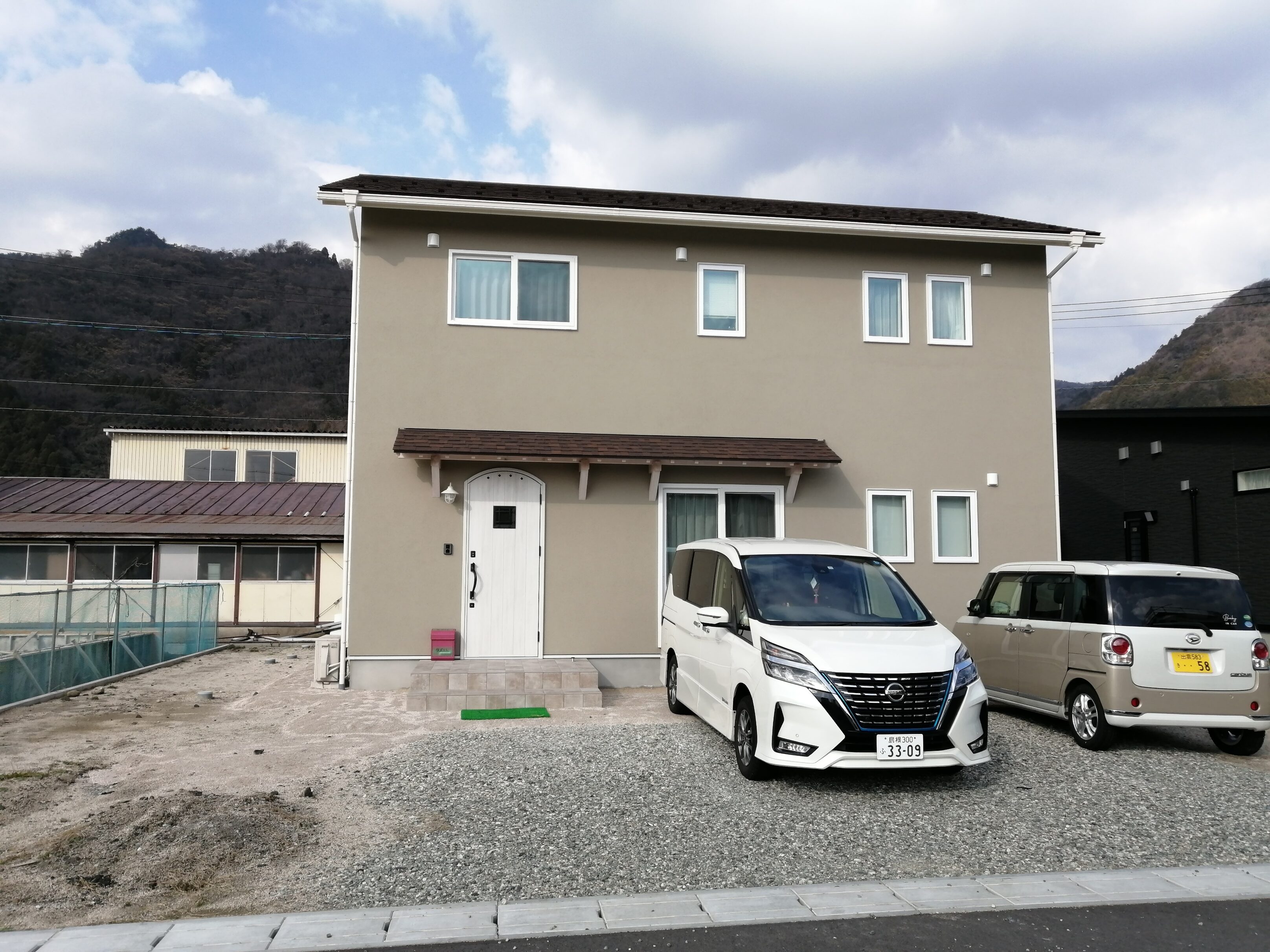 浜田市 外構リフォーム前の駐車スペース