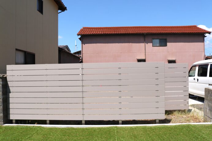 浜田市 外構リフォーム プライバシー確保のための目隠しフェンス施工