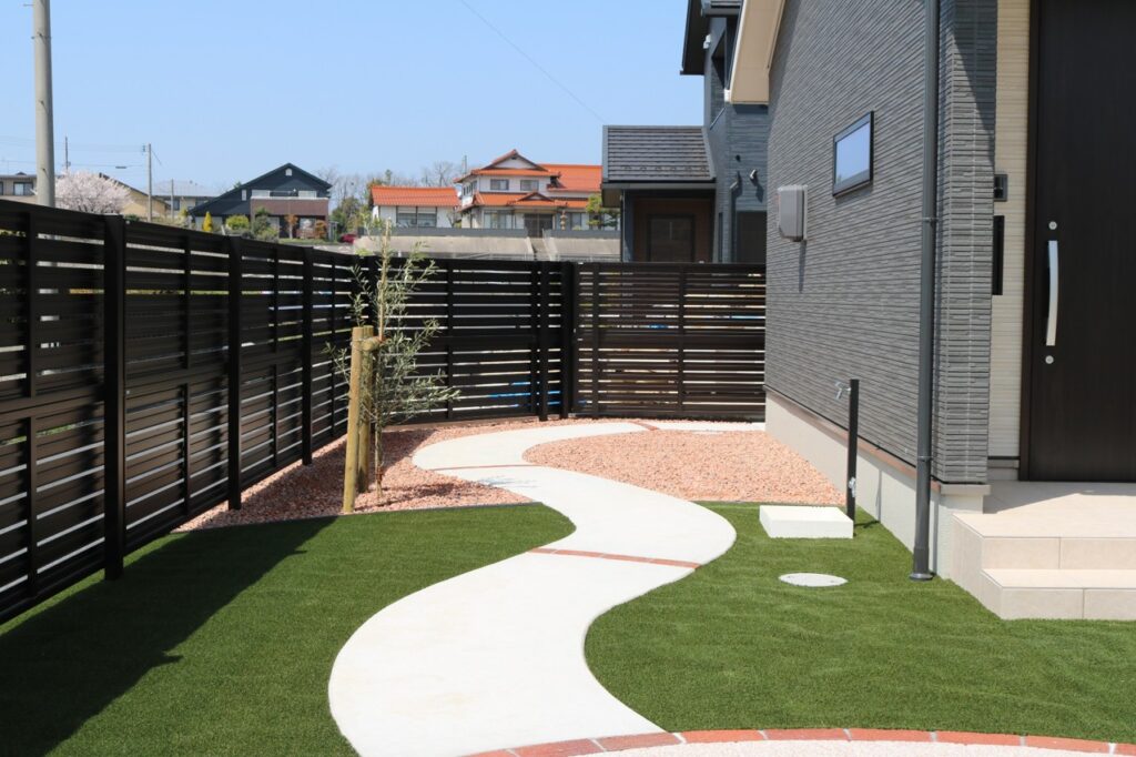 浜田市で施工した目隠しフェンス事例