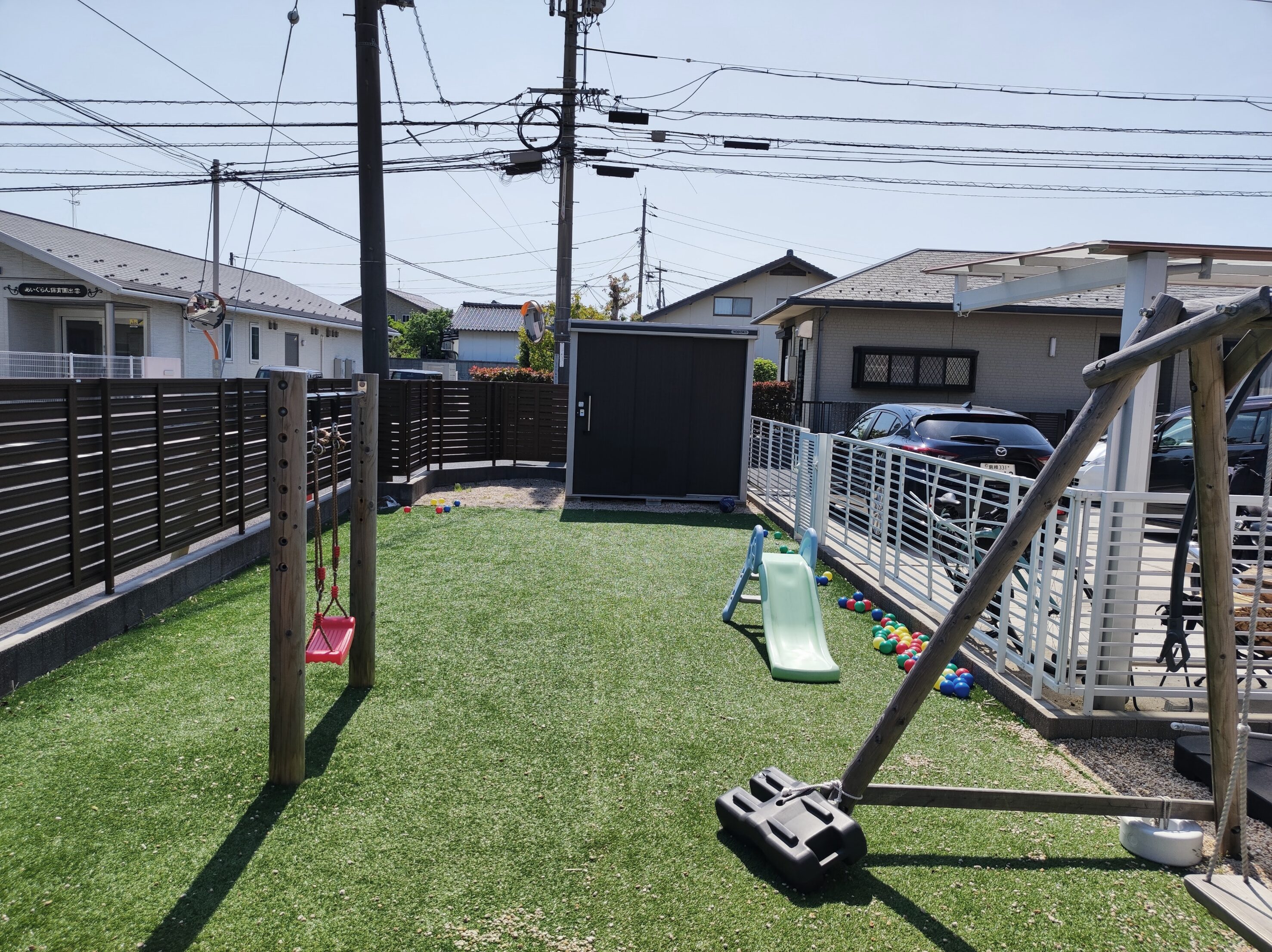 浜田市 外構工事 子供が遊べる庭のブランコと人工芝スペース