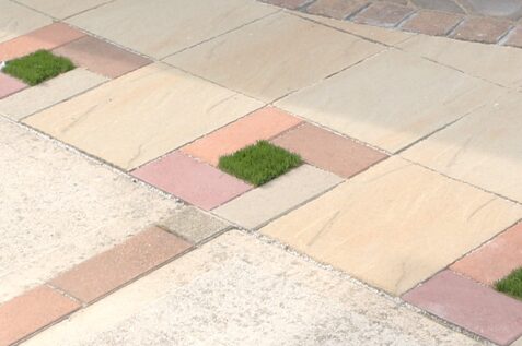 浜田市 庭リフォーム デザイン舗装と人工芝を組み合わせた施工事例