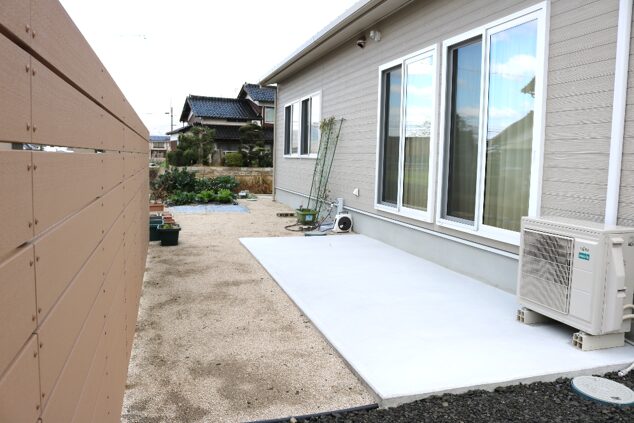 浜田市 外構工事 プライバシーを守る目隠しフェンス施工事例