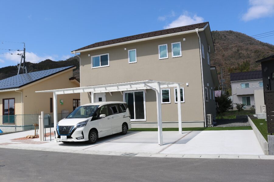 浜田市 外構工事 デザインブロックで区切られた駐車スペース