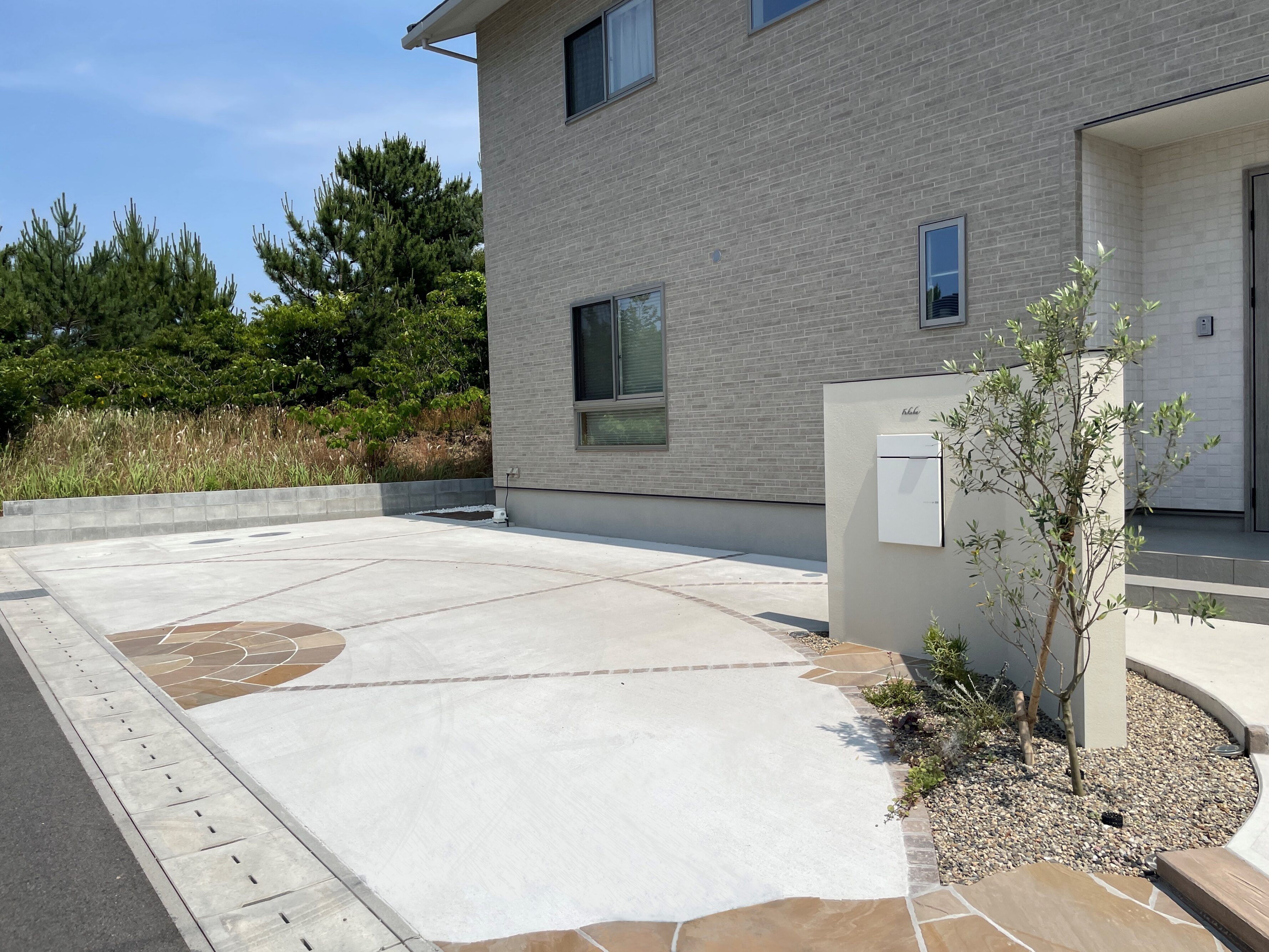 浜田市 外構リフォーム 駐車場拡張後の全景