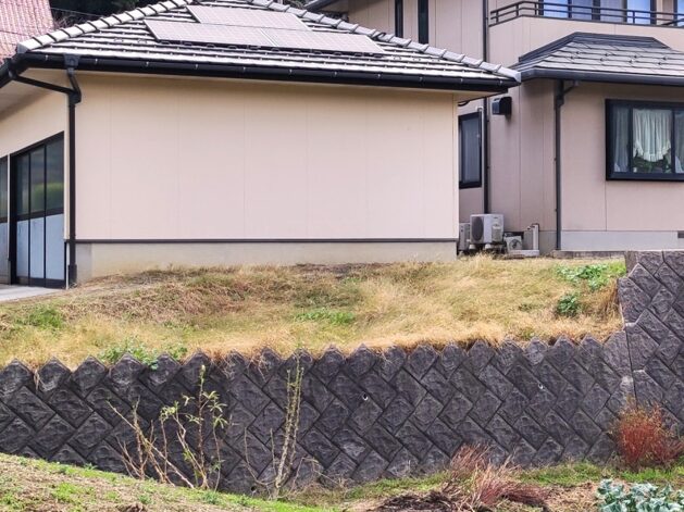 浜田市 外構リフォーム 危険な急傾斜地の施工前の様子