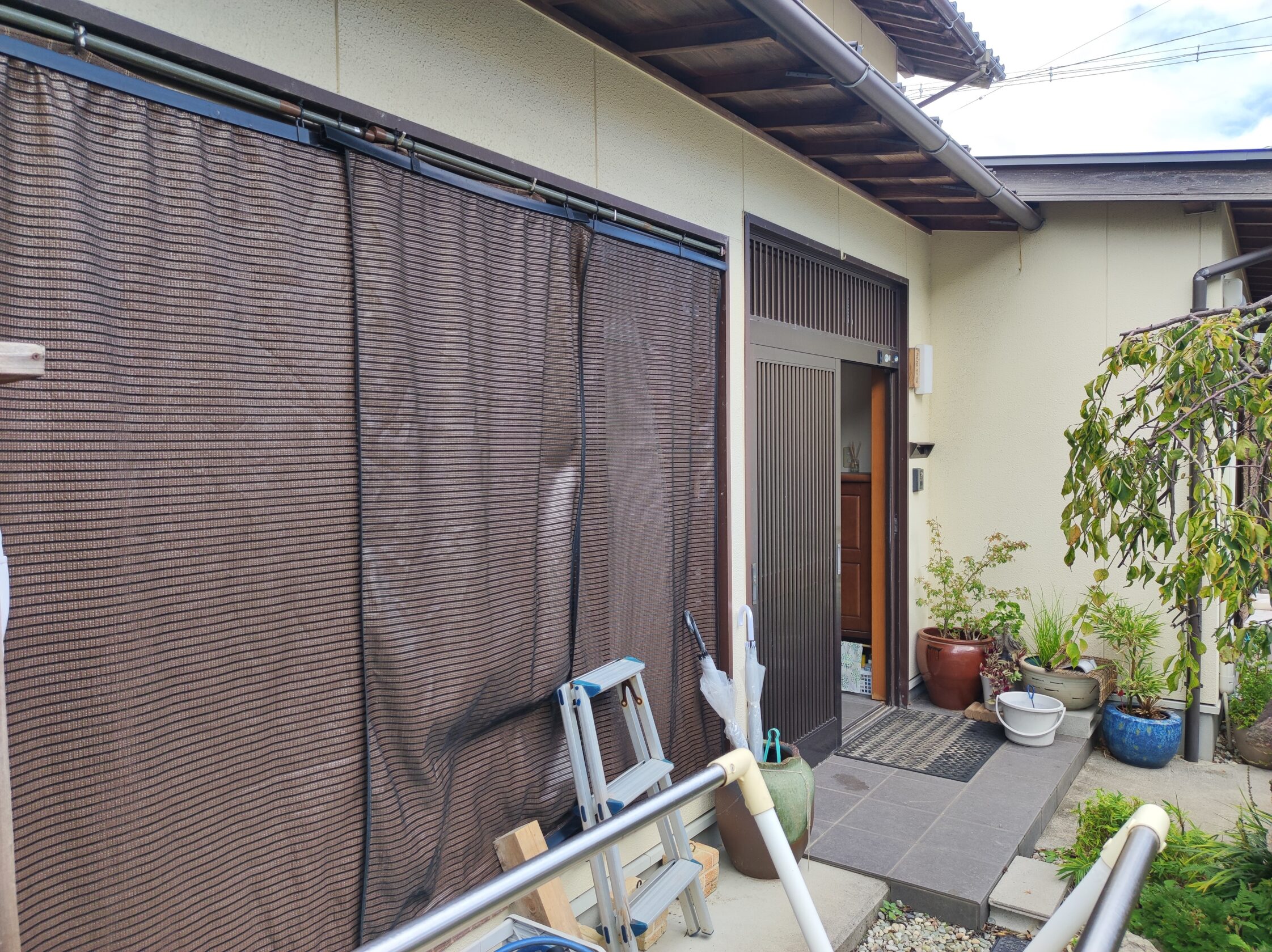 浜田市 外構リフォーム 雨の日に不便な工事前の屋外スペース