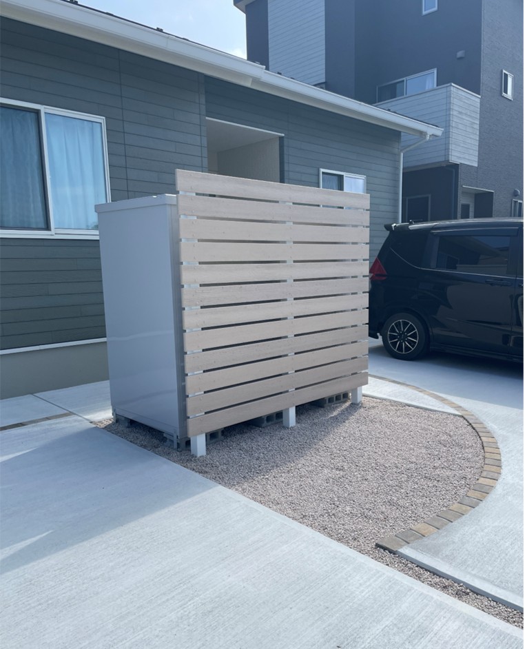 浜田市 木目調フェンス付き駐輪場 外構施工事例