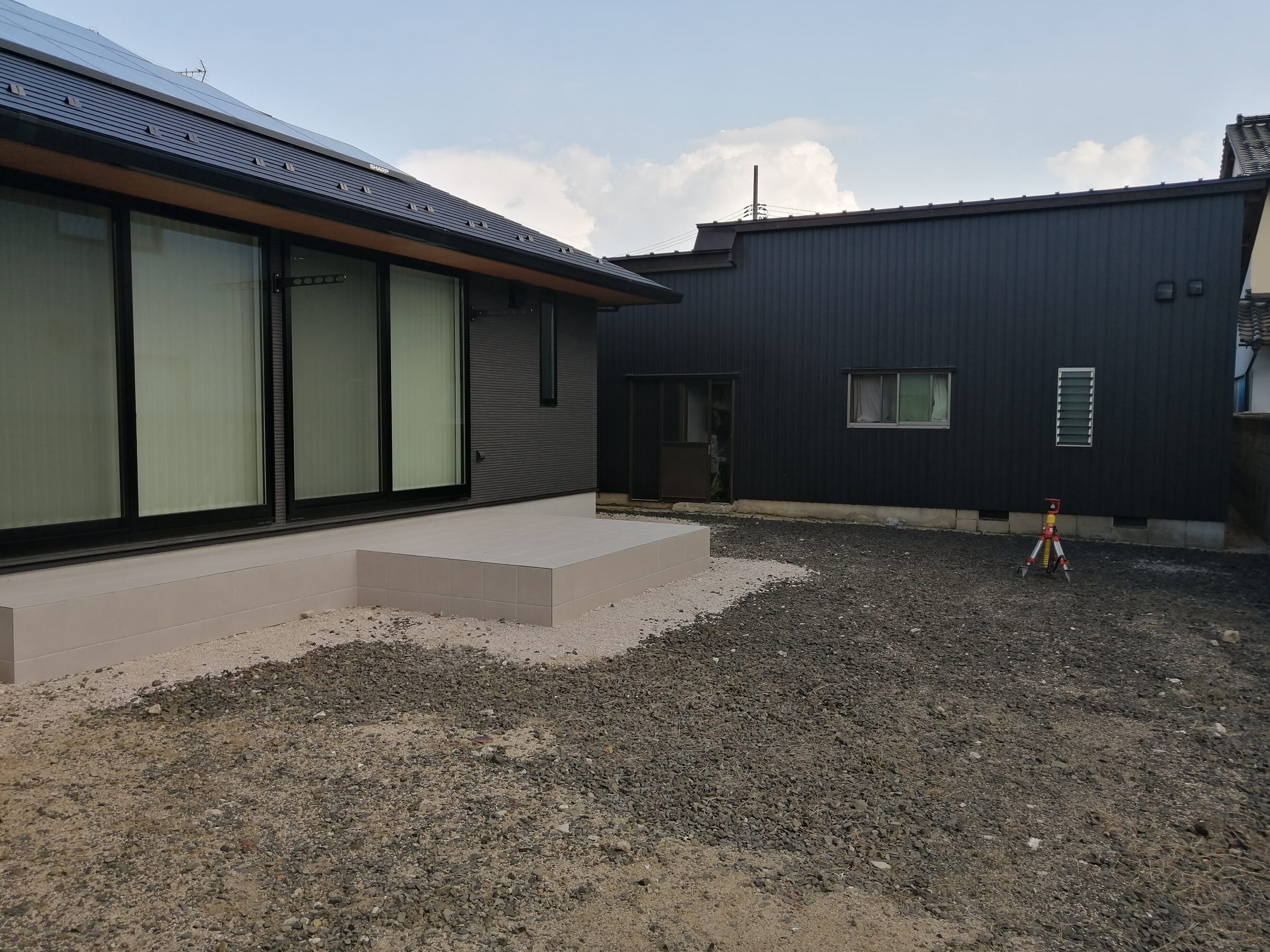 浜田市 外構リフォーム 施工前の庭と駐車場の様子