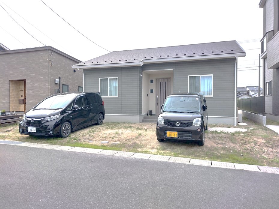 浜田市 外構リフォーム 施工前の庭と駐車場の写真