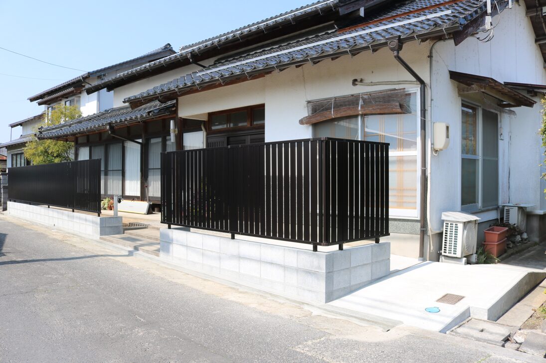 浜田市 外構工事 ブロック塀リフォーム後のフェンス付きデザイン