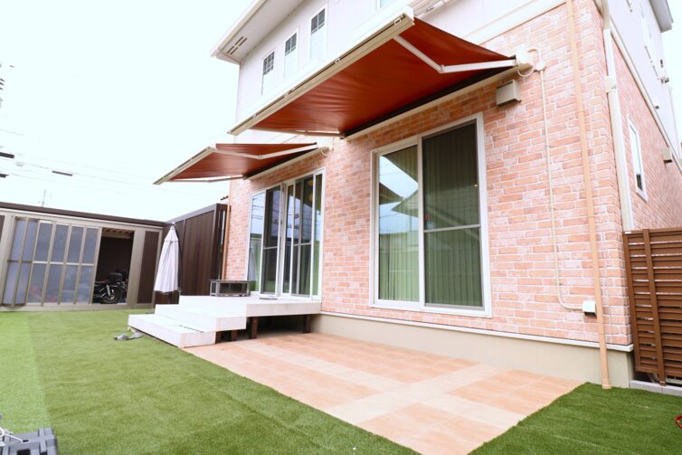 浜田市 外構リフォーム テラスと日除けを備えた施工事例